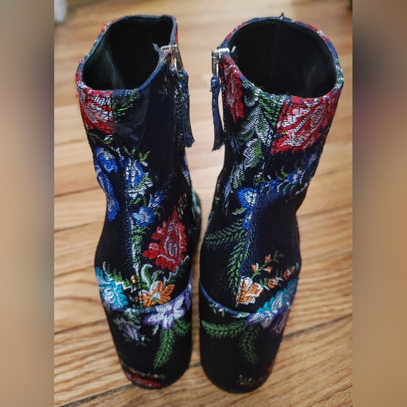 Rare, Collectible: Zara Embroidered Floral Ankle Boots – Navy, Size EU36-US5.5-6 - Picture 4 of 7